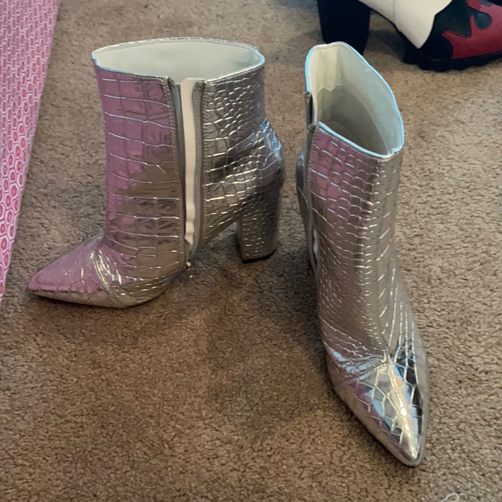 Cute astronaut booties!!!